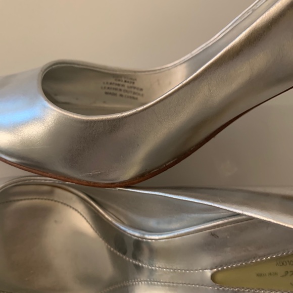 Kenneth Cole silver (leather) heels - Picture 6 of 8